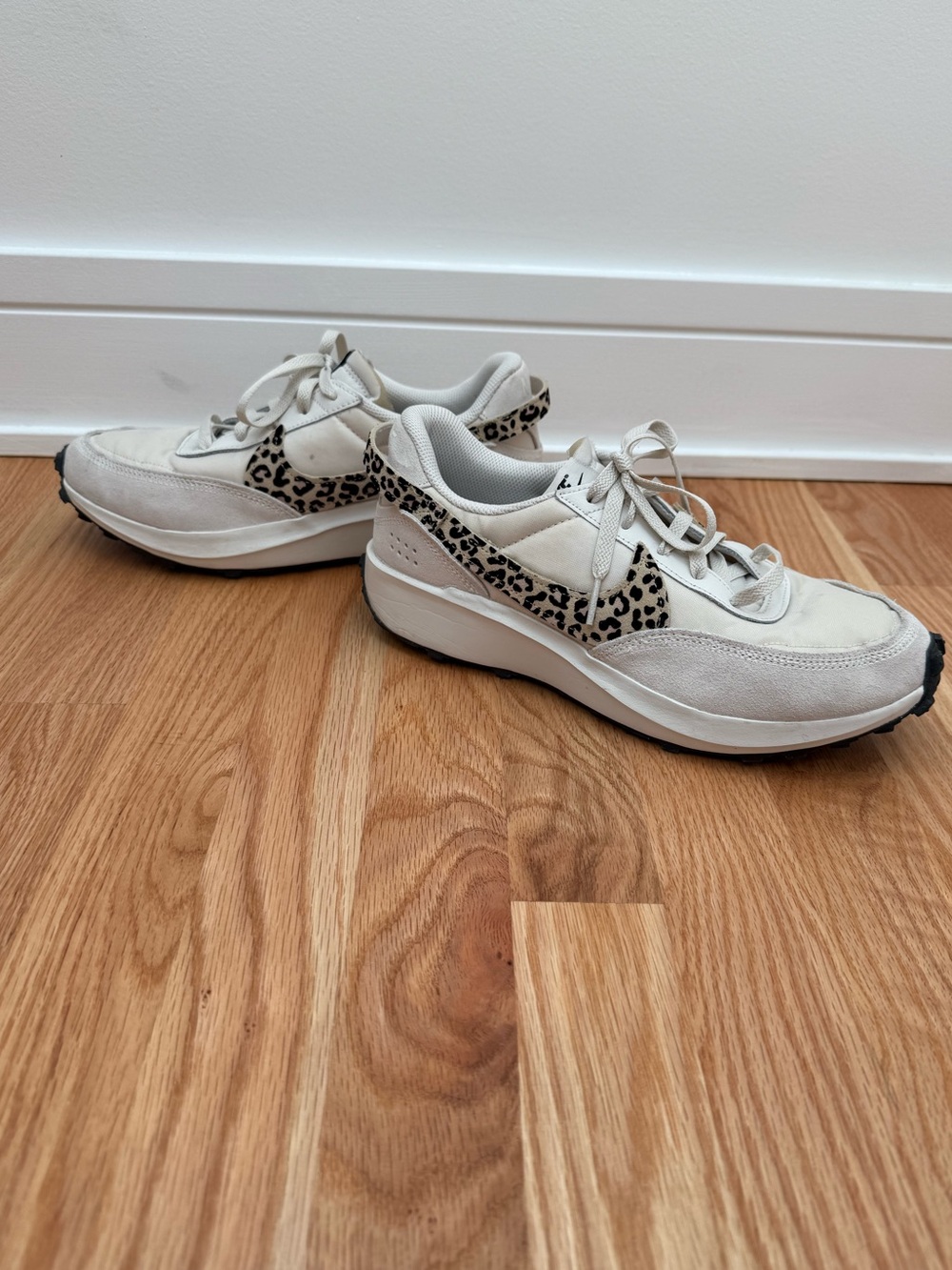 Nike Waffle Debut Leopard Women’s Sneakers Size 10
